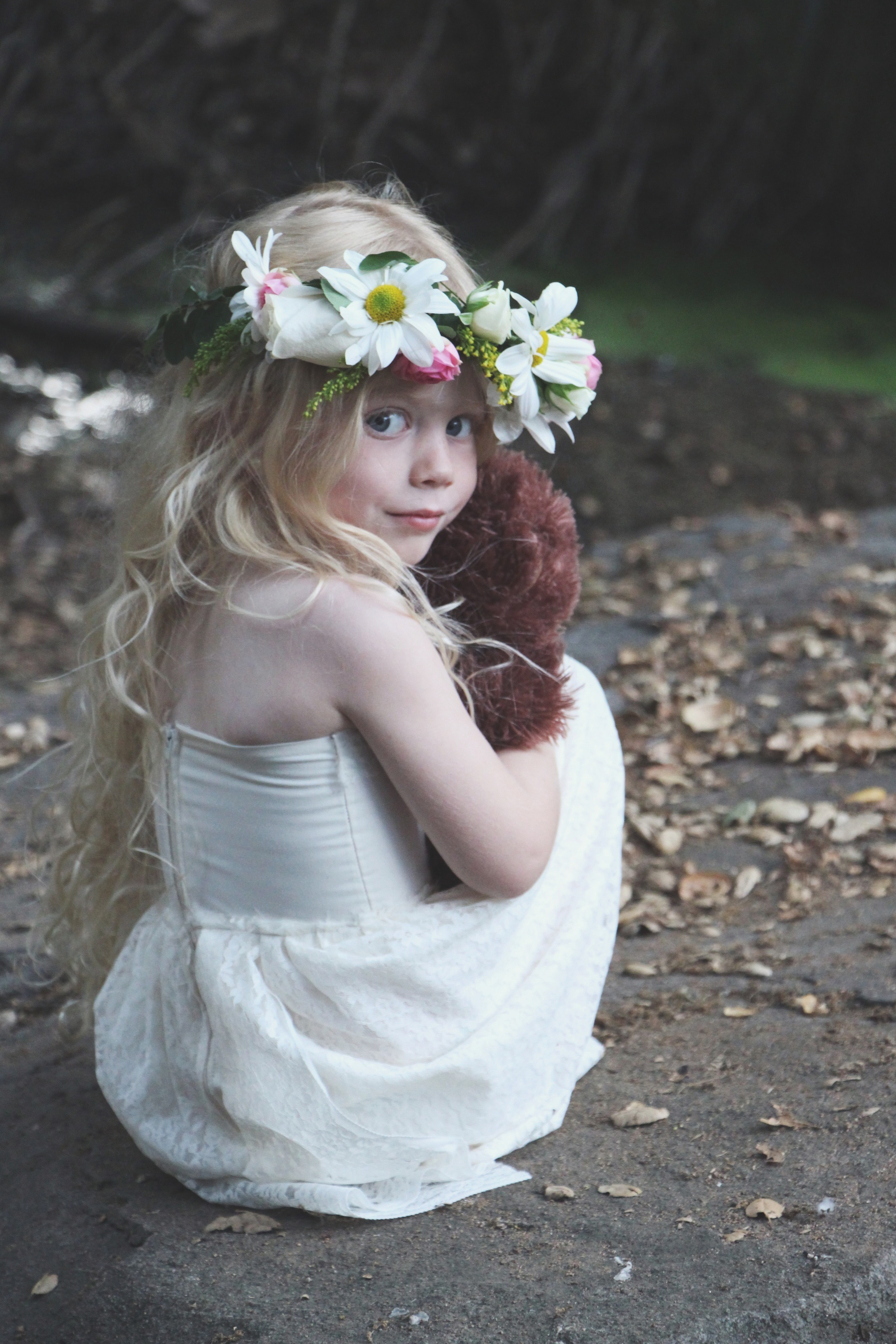 DIY&nbsp;Girls Lace Dress via Needles + Leaves